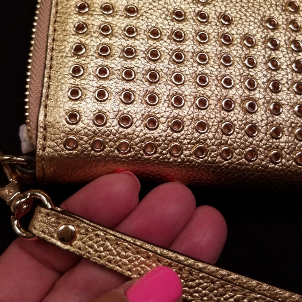 Michael Kors Hayes Multifunction Wristlet - Picture 3 of 8